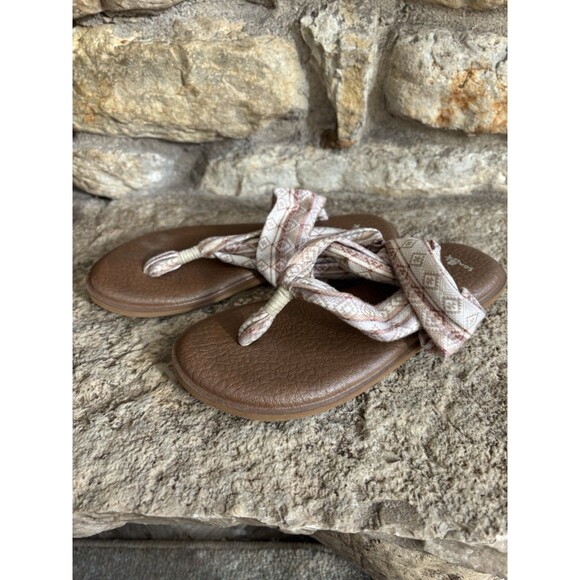 Lot of 3 SANUK Beige Aztec, SANUK Faux Suede, MINNETONKA Faux Suede Fringe Sz 7 - Picture 6 of 14